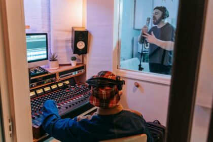 Session Musicians Want a Share of Warner and Universal's AI Money